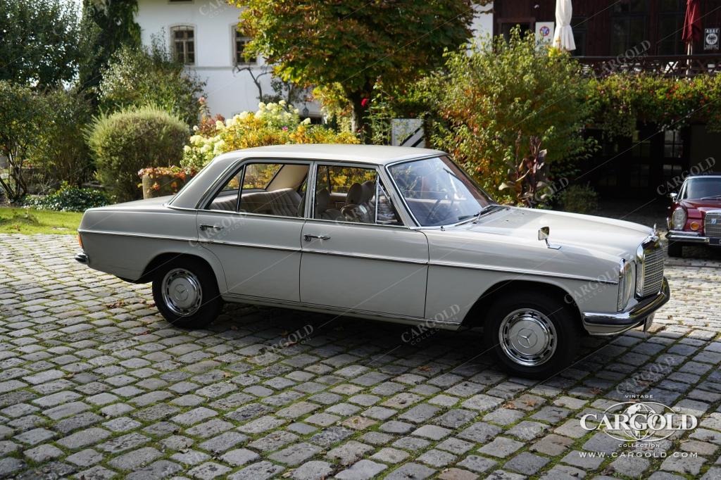 Cargold - Mercedes 230 /8 - 1. Hand, erst 42.123 km!   - Bild 2