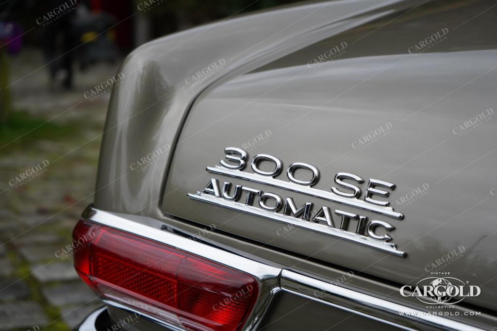 Cargold - Mercedes 300 SE Coupe - Restauriert, matching, zweifarbig  - Bild 2