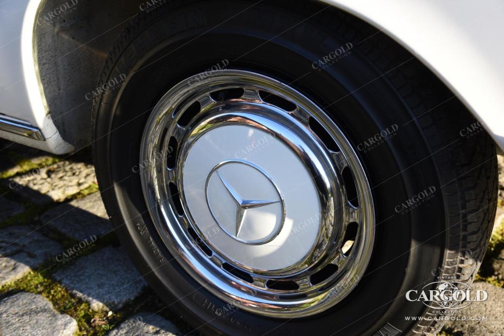 Cargold - Mercedes 250 CE /8 - erst 26.081 km! Lederausstattung  - Bild 20