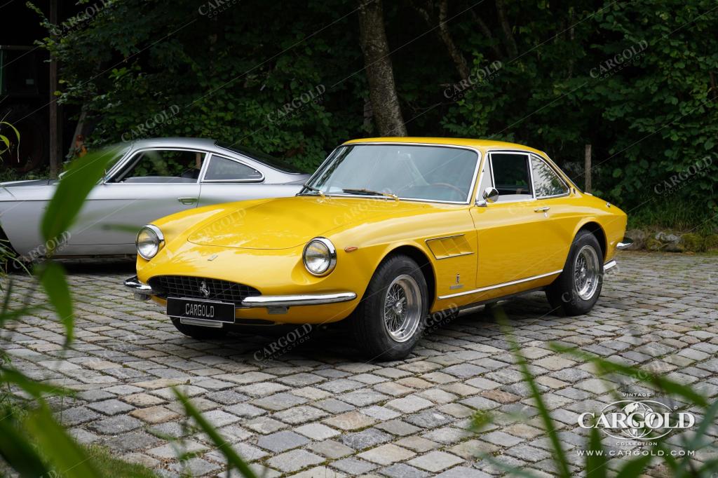 Cargold - Ferrari 330 GTC - Restauriert / Matching Numbers  - Bild 0