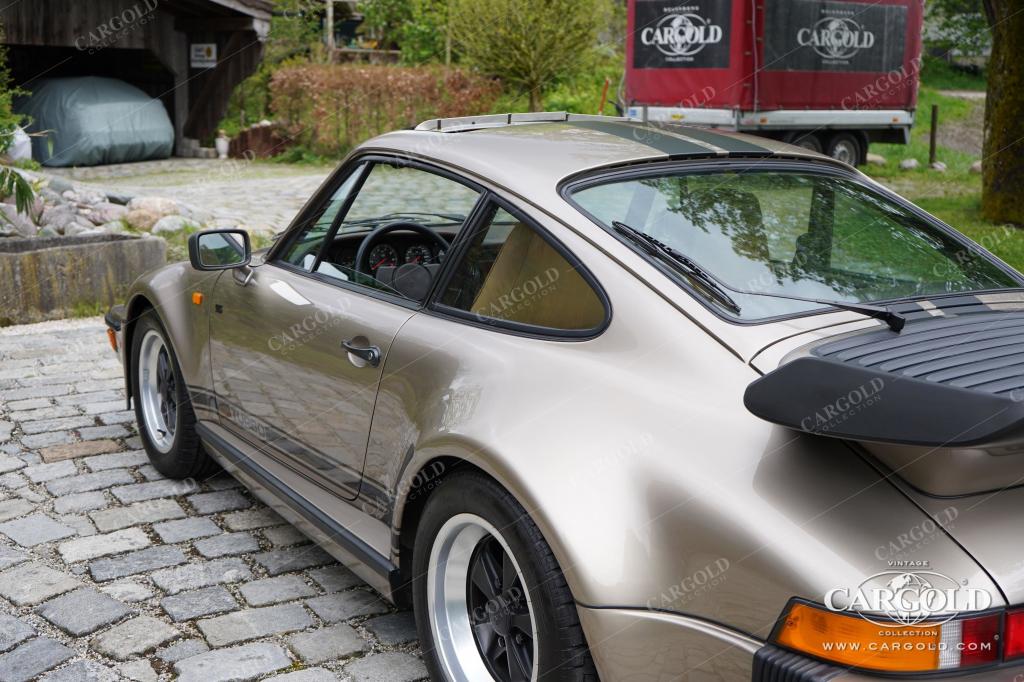 Cargold - Porsche 930 3.3 Turbo Werks-Flachbau - 1. Hand / erst 46.763 km! / 1 of 59  - Bild 16