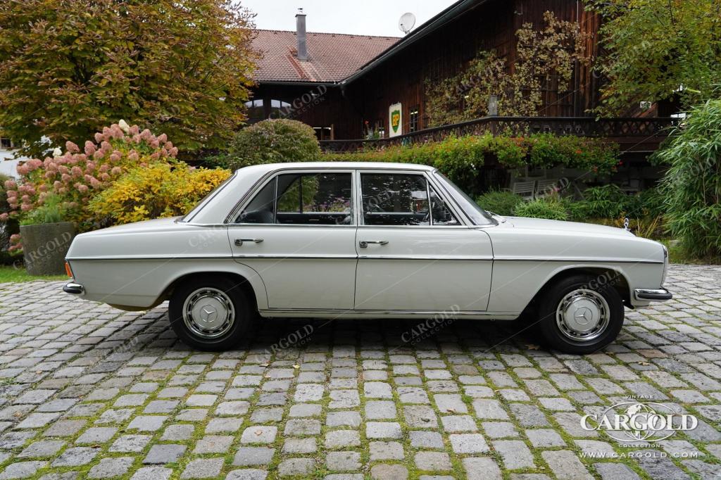 Cargold - Mercedes 220/8 - Erst 107.044km!/ gut ausgefülltes Scheckheft!  - Bild 3